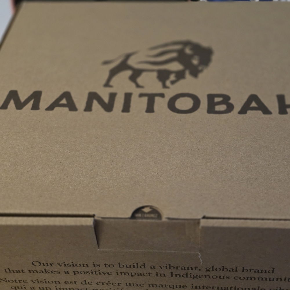 Manitobah Box